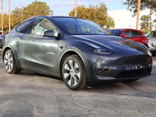 2023 Tesla Model Y RWD