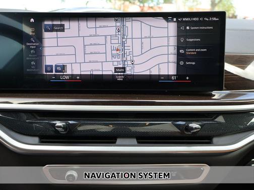 Mineral White Metallic 2023 BMW X7 xDrive40i