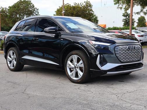 2023 Audi Q4 e-tron Premium Plus 50 quattro