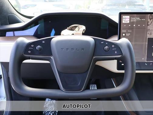 2022 Tesla Model S Base