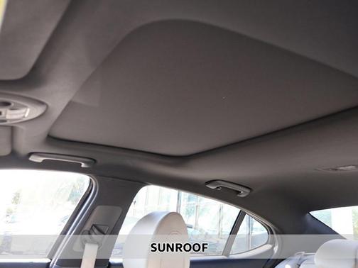 2023 Genesis G70 3.3T RWD