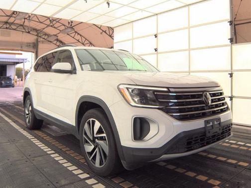 2024 Volkswagen Atlas 2.0T SE w/Technology 4MOTION