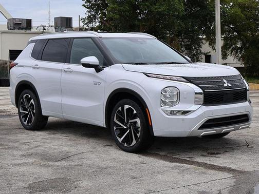 2025 Mitsubishi Outlander PHEV SEL