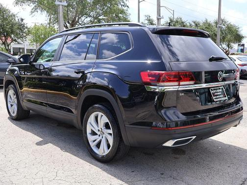 Deep Black Pearl 2022 Volkswagen Atlas 2.0T SE w/Technology 4MOTION