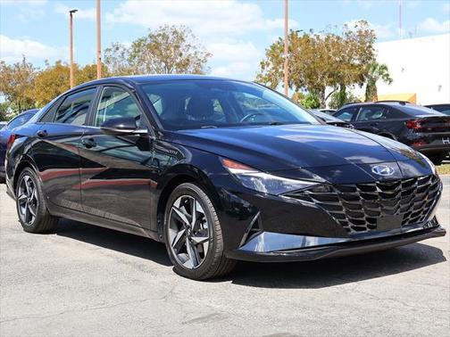 2022 Hyundai ELANTRA Limited