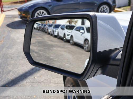 2023 GMC Acadia FWD SLT