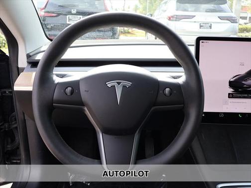2022 Tesla Model 3 Standard Range