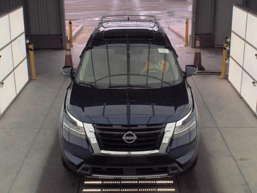 2024 Nissan Pathfinder Platinum FWD
