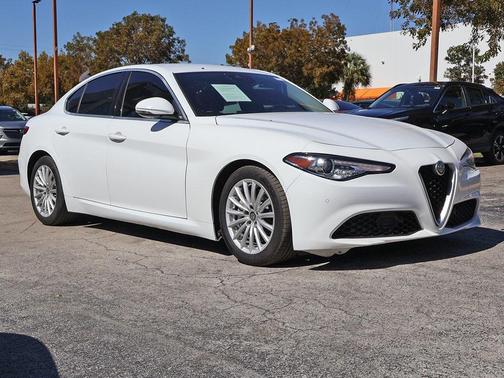 2021 Alfa Romeo Giulia Base