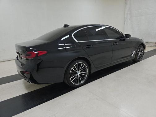 2022 BMW 530 i