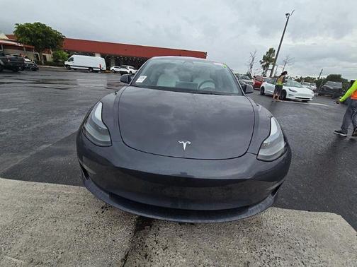 Midnight Silver Metallic 2023 Tesla Model 3 Standard Range