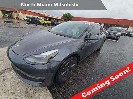 Midnight Silver Metallic 2023 Tesla Model 3 Standard Range