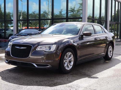 2023 Chrysler 300 Touring