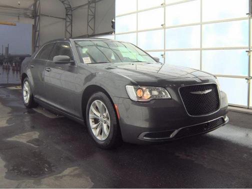 2023 Chrysler 300 Touring