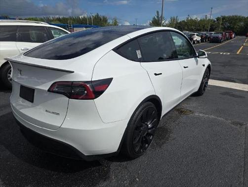 2022 Tesla Model Y Performance Dual Motor All-Wheel Drive