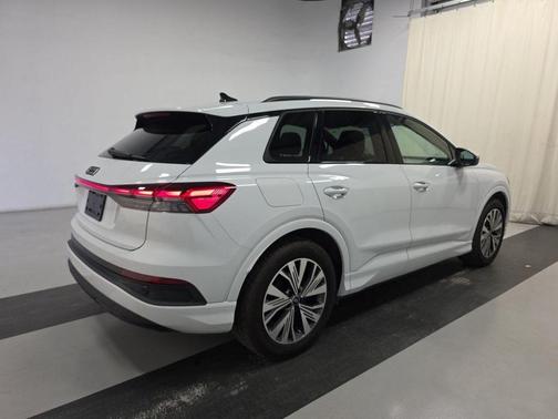 2025 Audi Q4 e-tron Premium 45 RWD