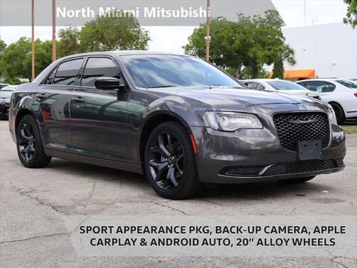 2023 Chrysler 300 Touring