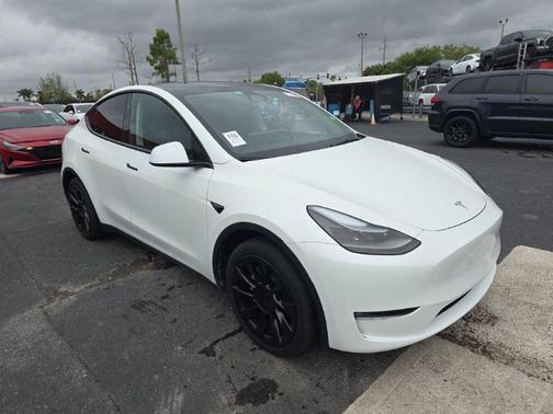 Pearl White Multi-Coat 2024 Tesla Model Y Long Range Dual Motor All-Wheel Drive