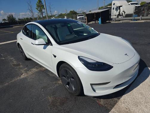 2022 Tesla Model 3 Standard Range