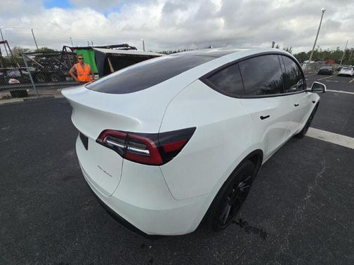 2023 Tesla Model Y Long Range Dual Motor All-Wheel Drive