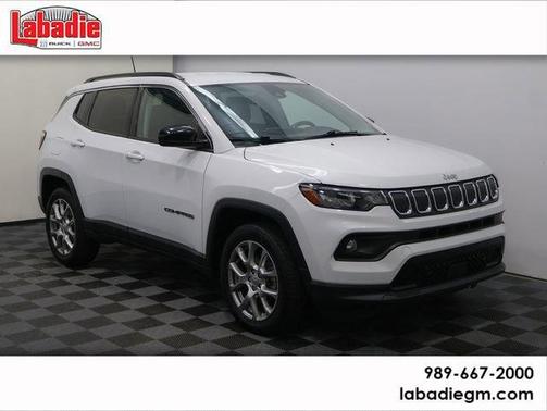 2022 Jeep Compass Latitude Lux