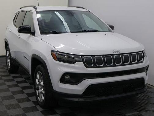 2022 Jeep Compass Latitude Lux