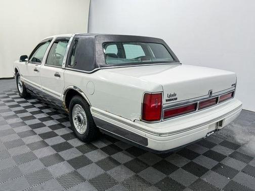 1997 Lincoln Town Car Executive