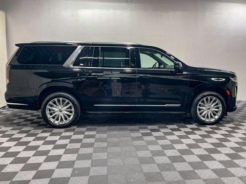 2022 Cadillac Escalade ESV Premium Luxury