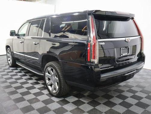 2017 Cadillac Escalade ESV Luxury