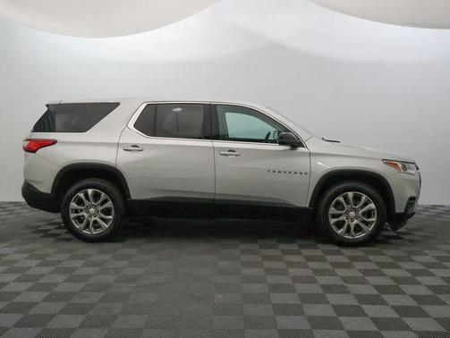 Silver Ice Metallic 2021 Chevrolet Traverse LS