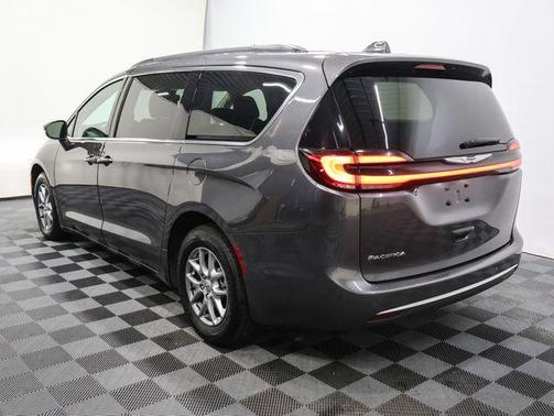 2021 Chrysler Pacifica Touring