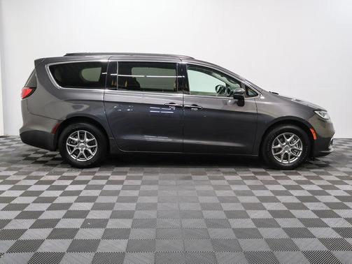 2021 Chrysler Pacifica Touring