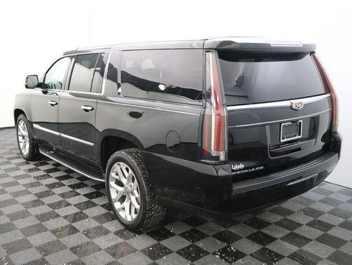 2019 Cadillac Escalade ESV Luxury