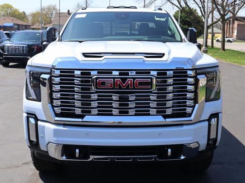 Glacier White 2026 GMC Sierra 2500 Denali