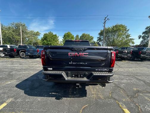 2025 GMC Sierra 2500 Denali
