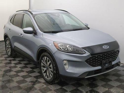 2022 Ford Escape Titanium Hybrid