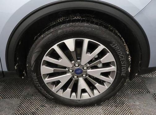 2022 Ford Escape Titanium Hybrid