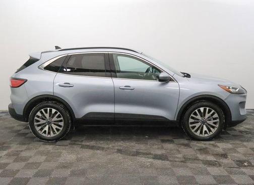 2022 Ford Escape Titanium Hybrid