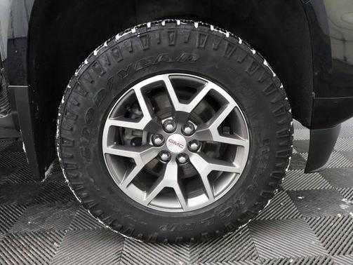 2022 GMC Canyon AT4 w/Leather