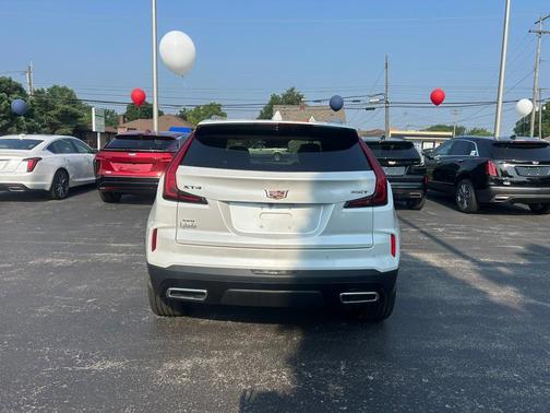 2025 Cadillac XT4 Premium Luxury