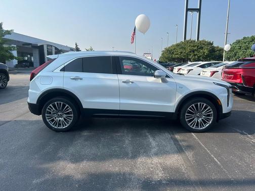 2025 Cadillac XT4 Premium Luxury