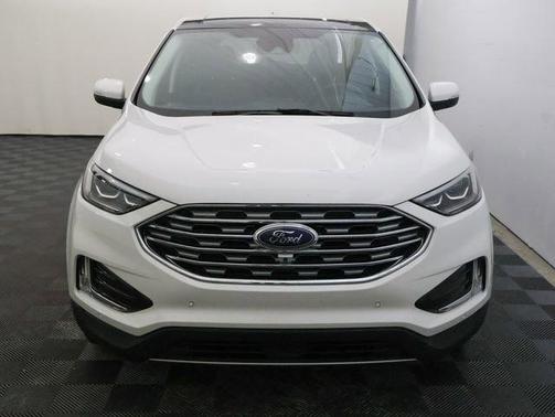 Star White 2022 Ford Edge Titanium