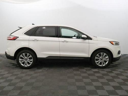 Star White 2022 Ford Edge Titanium
