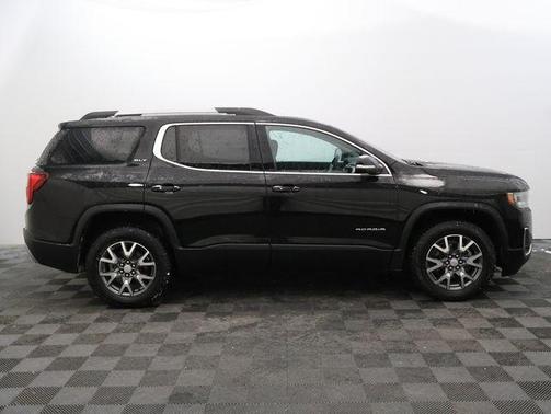 2022 GMC Acadia SLT