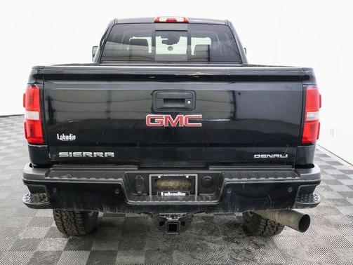 2016 GMC Sierra 2500 Denali