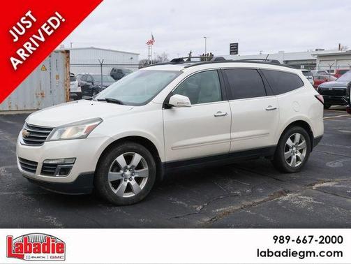 White Diamond Clearcoat 2015 Chevrolet Traverse LTZ