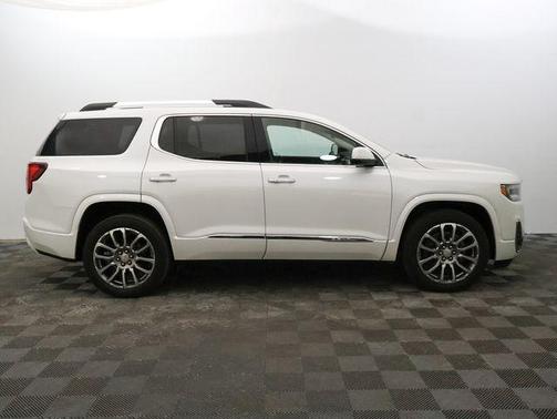 2022 GMC Acadia Denali