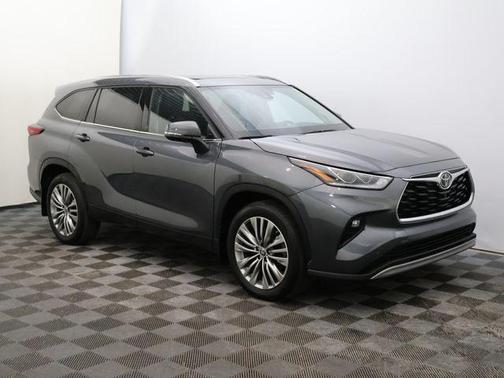 2022 Toyota Highlander Platinum