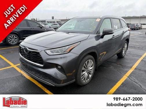 2022 Toyota Highlander Platinum
