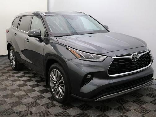 2022 Toyota Highlander Platinum